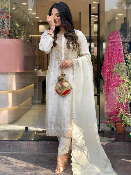 Women's Embroidered Pure Viscose Kurta With Pant & Chanderi Dupatta Set