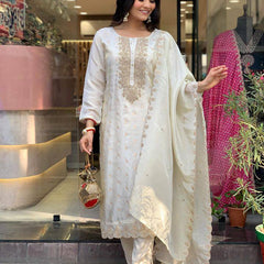 Women's Embroidered Pure Viscose Kurta With Pant & Chanderi Dupatta Set