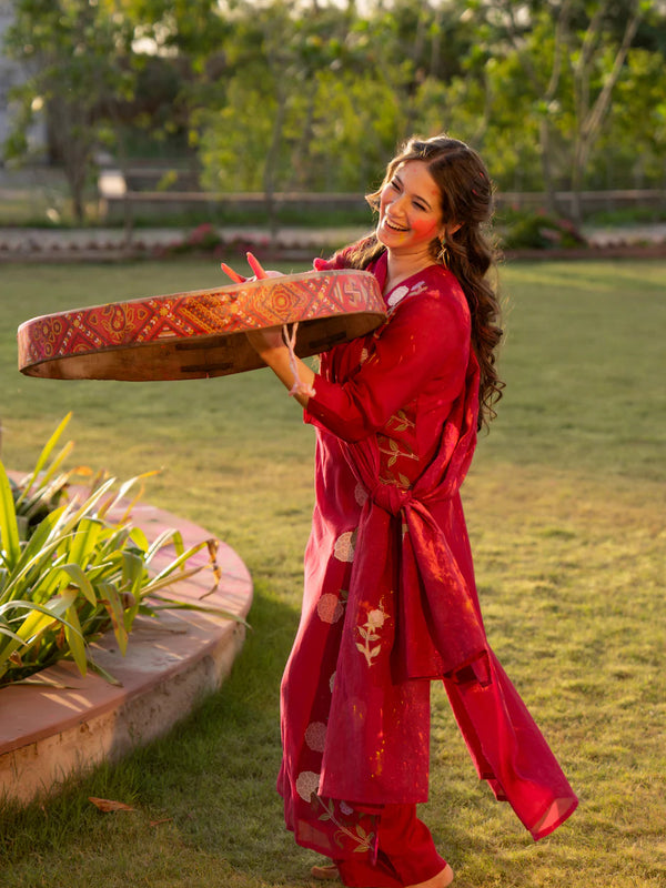 Women’s Chanderi Embroidered Kurta Set With Matching Dupatta
